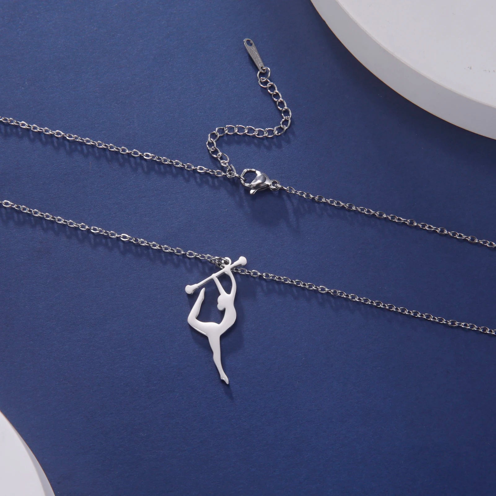 Collar de gimnasia rítmica para mujer,tendencia de 2026, joyeria de acero .